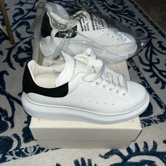 Alexander McQueen | Shoes | Alexander Mcqueen Sneakers Brand  display picture 2